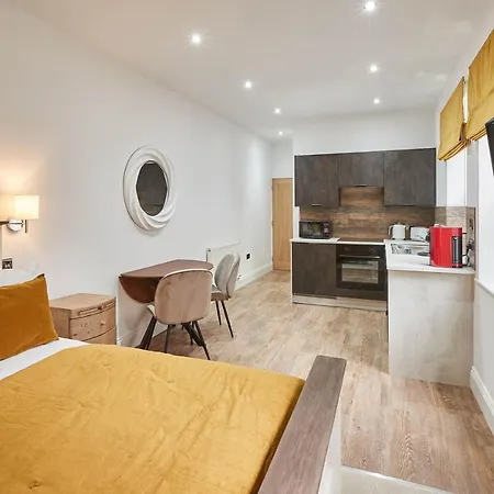 Apartment Host & - Pods