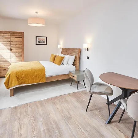 Host & - Pods Apartment Saltburn-by-the-Sea