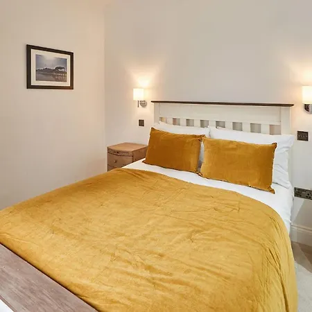 Host & - Pods Apartment Saltburn-by-the-Sea